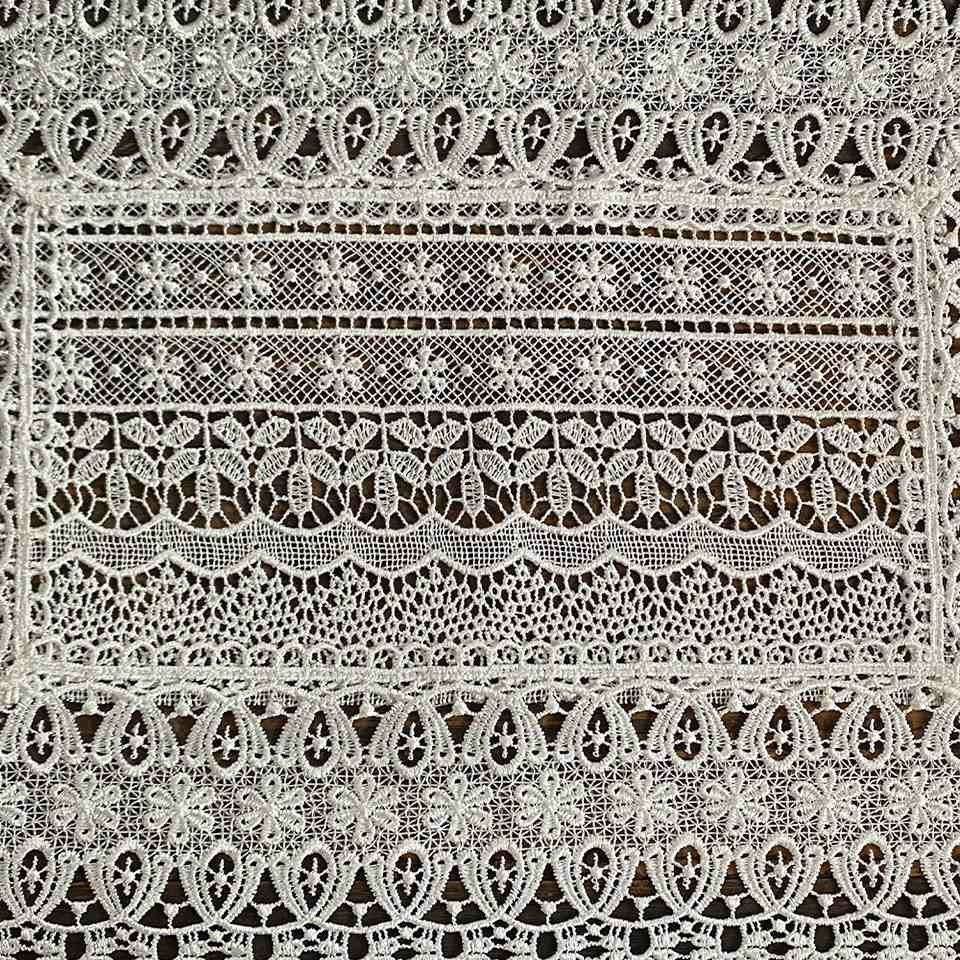 テーブルセンター 長方形 テーブルリネン 敷物 ギュピールレース 画像3