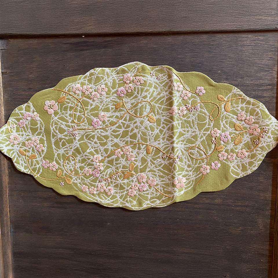 テーブルセンター 手刺繍 小花刺繍 敷物 ファブリック インテリア雑貨 画像4