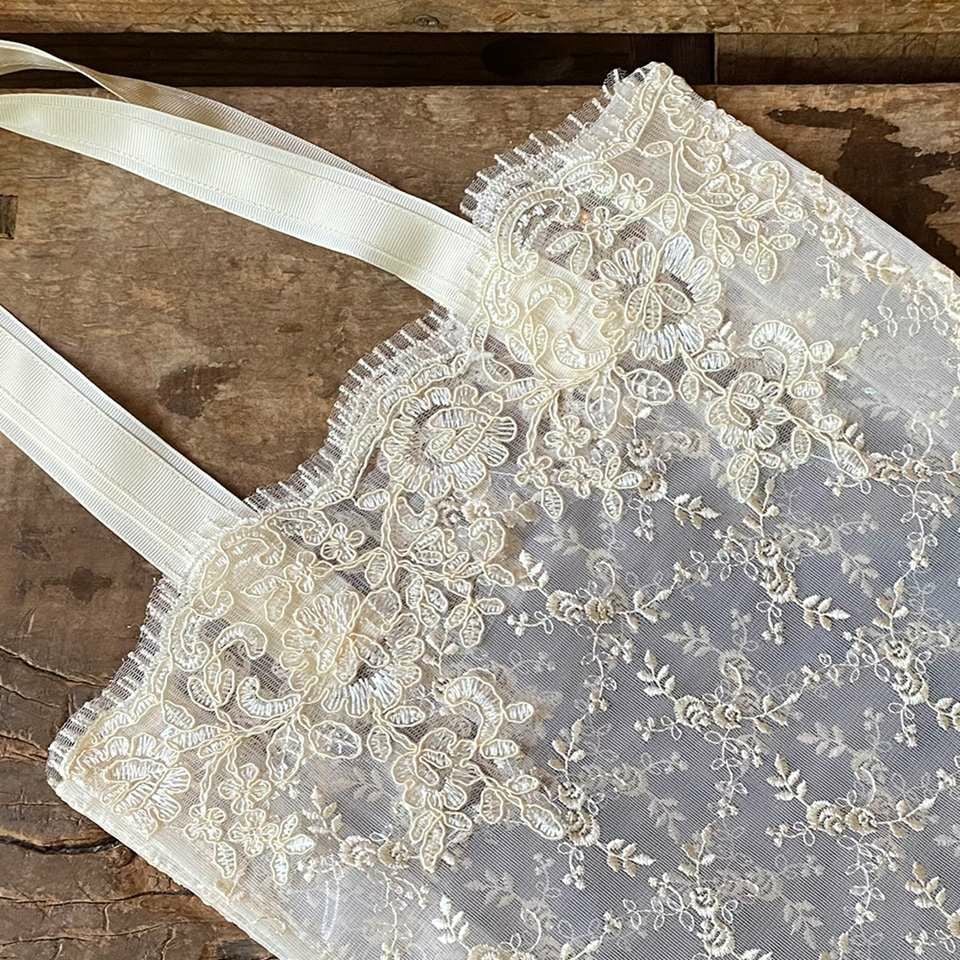 バッグ ベージュ ビニール レース サブバッグ ファブリック 刺繍 ファッション雑貨 画像3